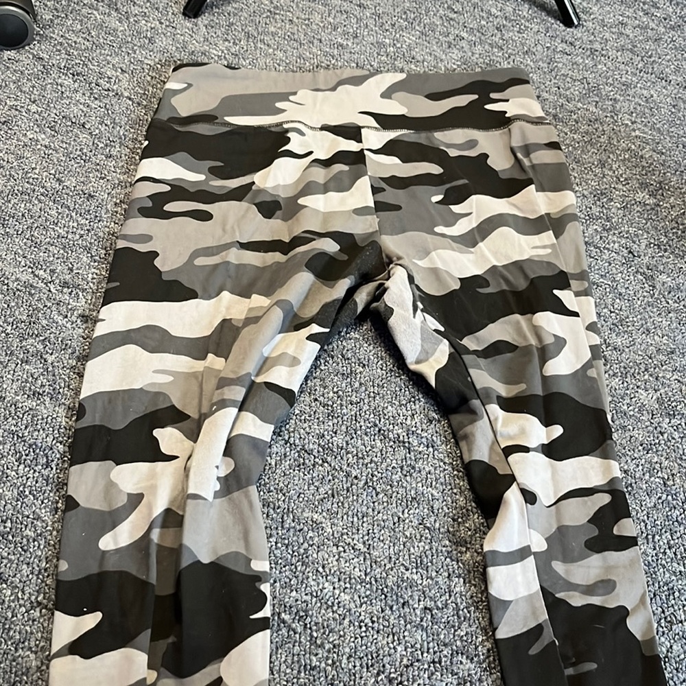 Camo leggings